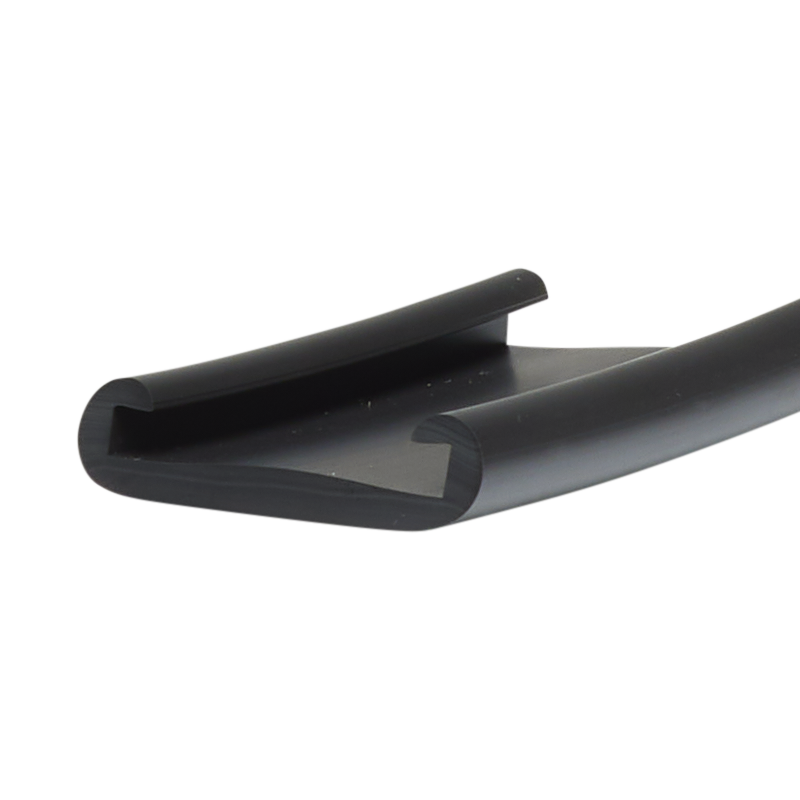 KAIDEJOHDINLISTA 42 x 22 mm / MUSTA PVC